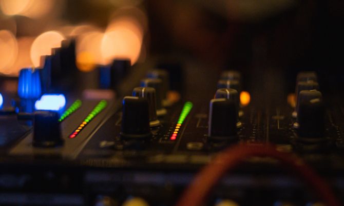 soundama.com